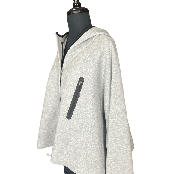 Nike Tech jacket - Picture 4 of 8